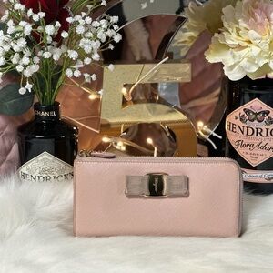 AUTHENTIC SALVATORE FERRAGAMO VARA BOW PINK LEATHER ZIP AROUND LONG WALLET